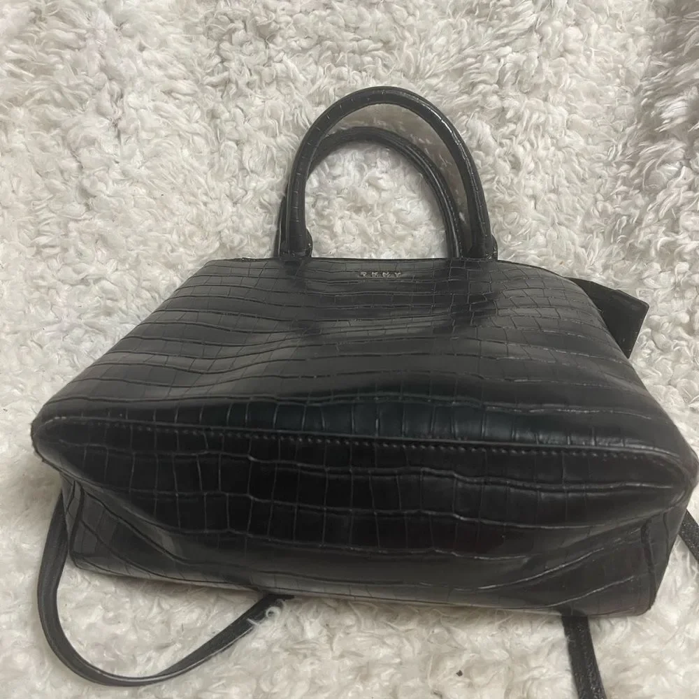 Dkny synthetic black